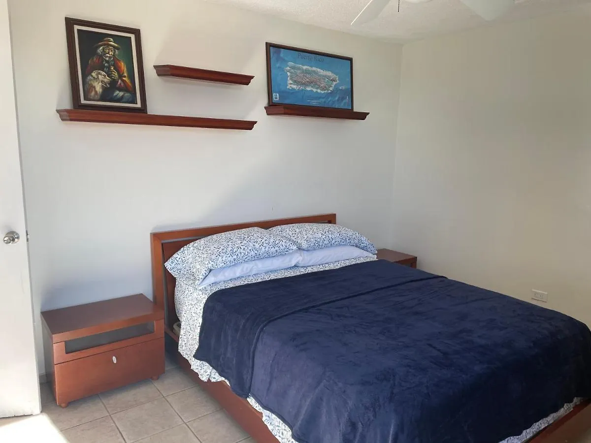 2 Bedroom 1 Bathroom Direct Beach Access Apt. San Juan Apartman