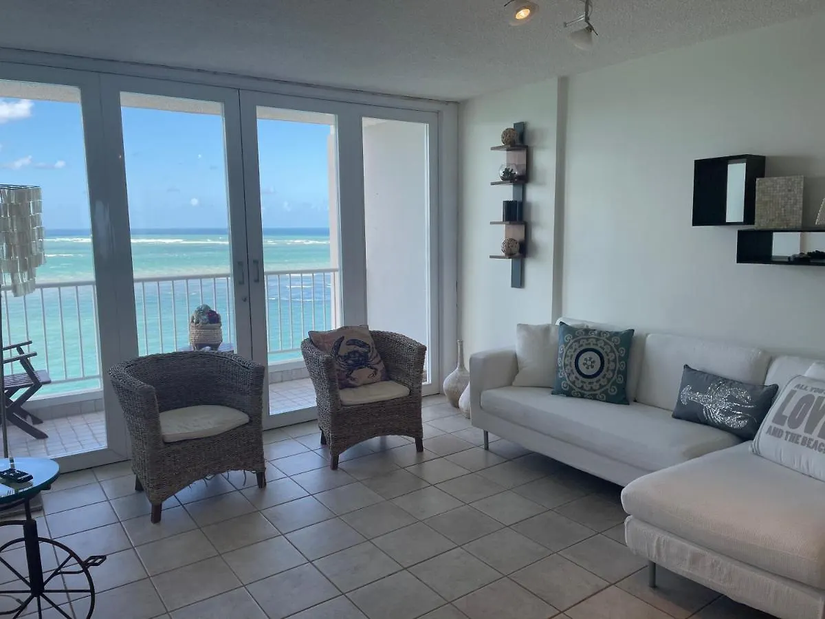 2 Bedroom 1 Bathroom Direct Beach Access Apt. San Juan
