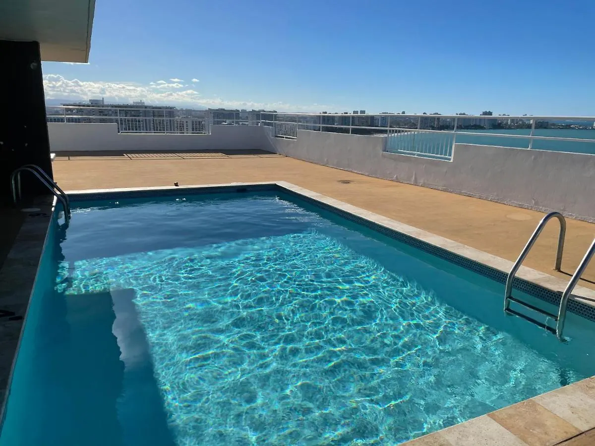 2 Bedroom 1 Bathroom Direct Beach Access Apt. San Juan